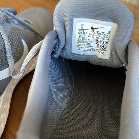 Nike Revolution 5 Men’s Sneakers Size 9 - Picture 5 of 6